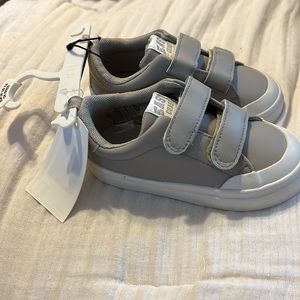 H&M toddler sneakers 7.5